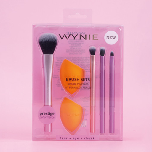 Set de 4 Brochas de Maquillaje y 2 Esponjas